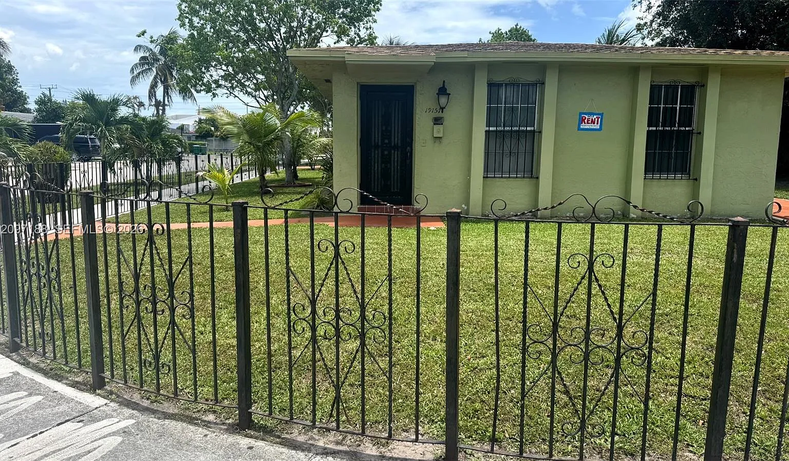Golden Glades Acres — Photo 1
