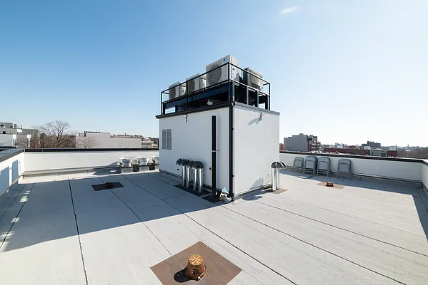 Rented by Joel Scharf, LREB | media 24