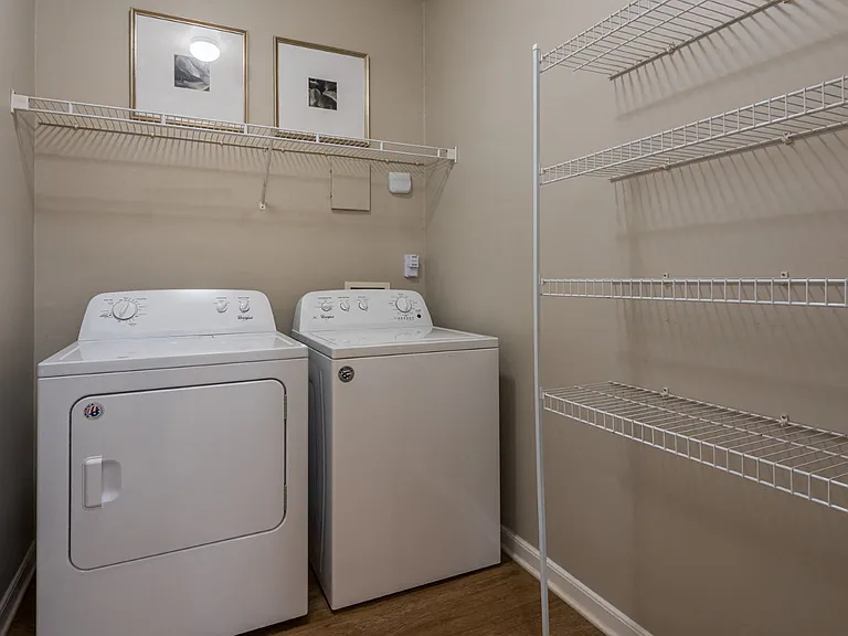 Oberlin Court Apartments — Photo 24