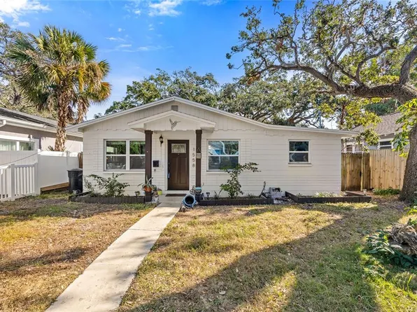 1558 13th St S, Saint Petersburg, FL 33705