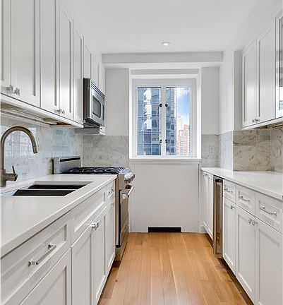 2nd image of 200 E 66th St APT E702