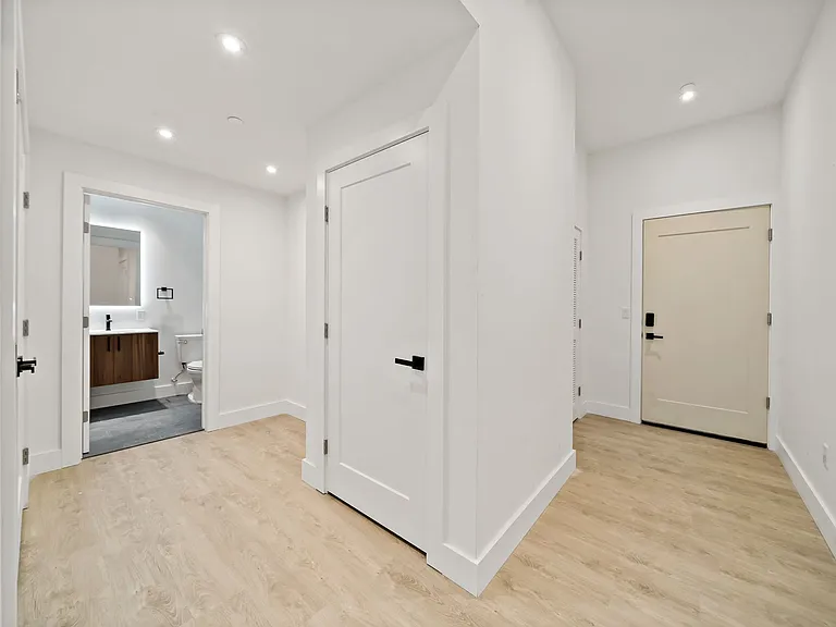 Wood Street Lofts — Photo 8