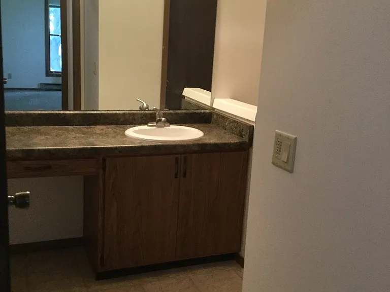 High Point Commons Apartments — Photo 14