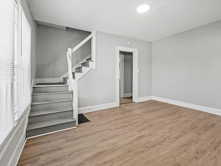 447 N Sherman Dr — Photo 8
