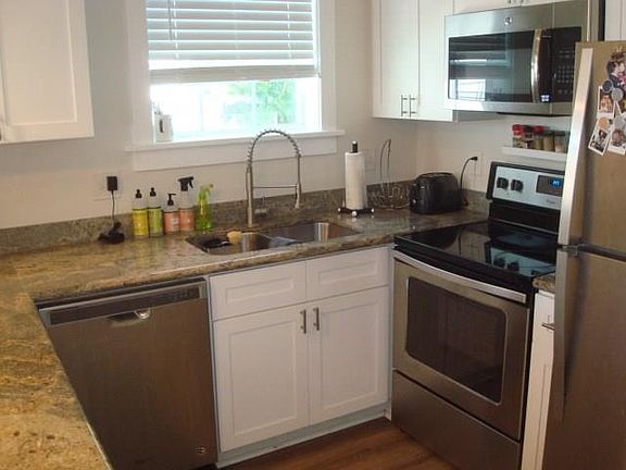 4th image of 4124 Lasalle St #A
