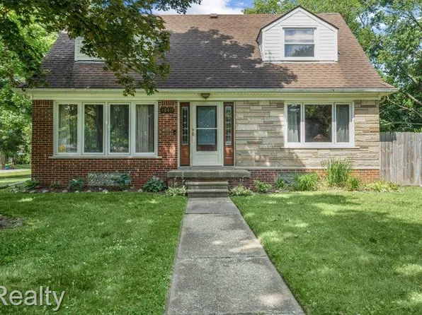 28611 Lathrup Blvd, Lathrup Village, MI 48076