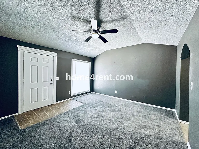 220 N Walnut St — Photo 7