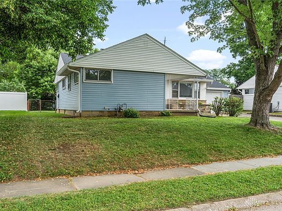 3rd image of 537 Lewis Dr