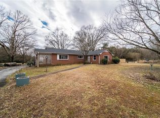 4002 Vest Mill Rd, Winston Salem, NC 27103