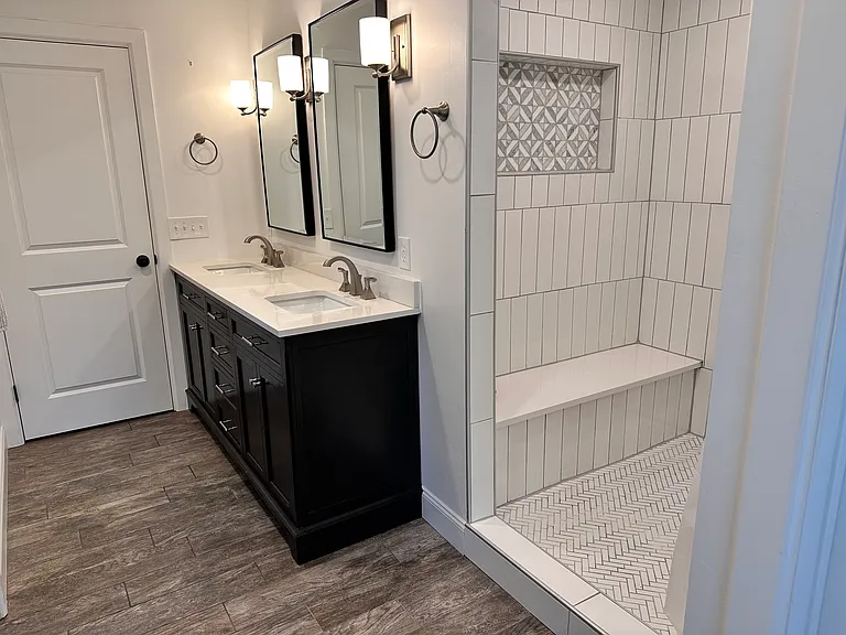 Main Bedroom Bath