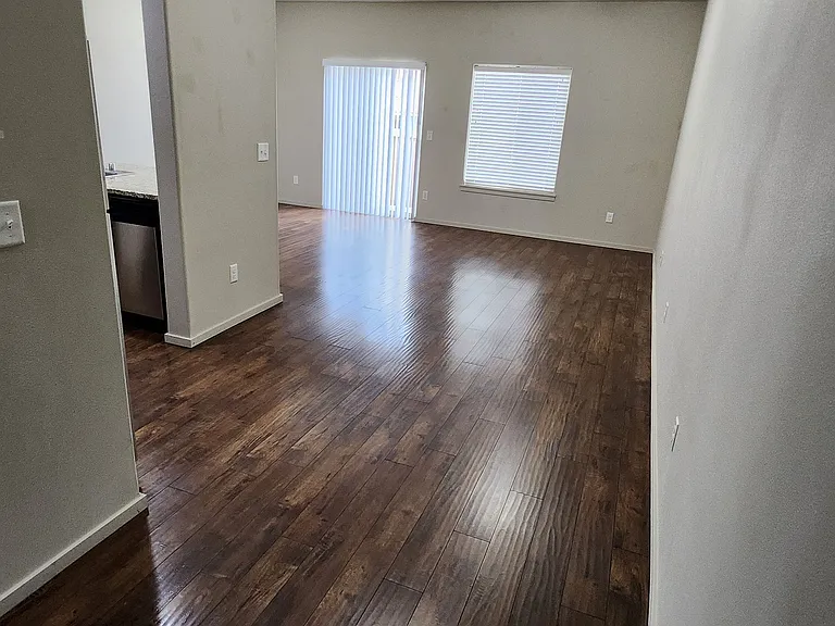 1417 NE 83rd Dr — Photo 3