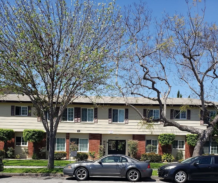 3 bed, 1235 sqft, $3,045 — Photo 1