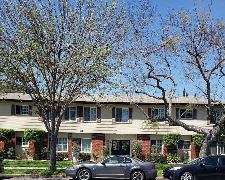 377 Freeman Ave #1