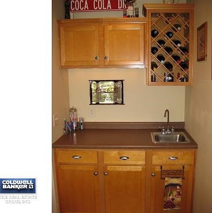 Wet bar in greatroom