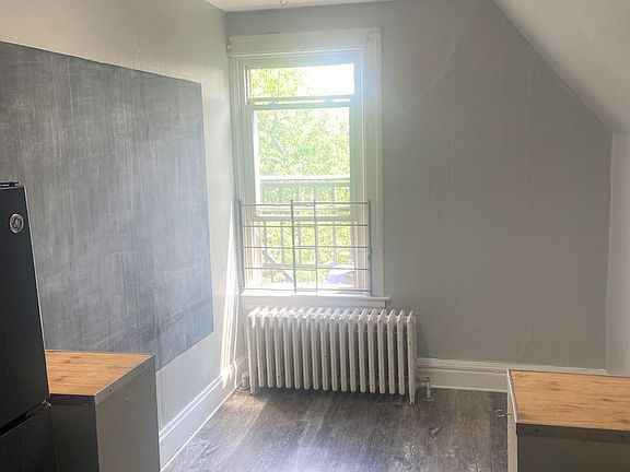 3rd image of 307 S Aiken Ave APT 4