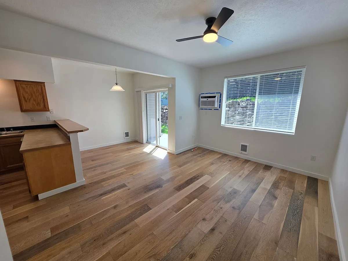 Building Photo - 944 E Hartson Ave #3