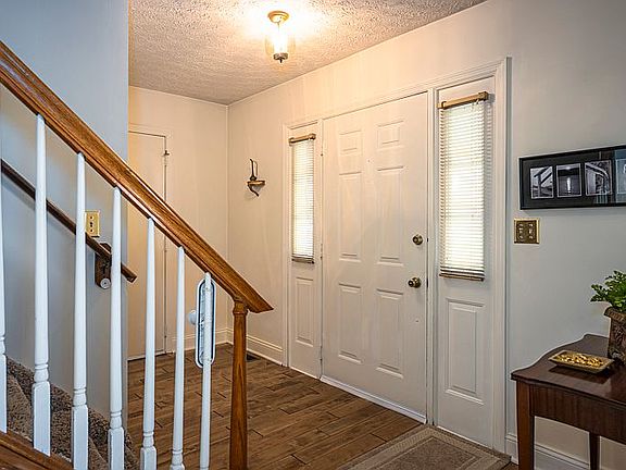 5th image of 5830 Coachmont Dr