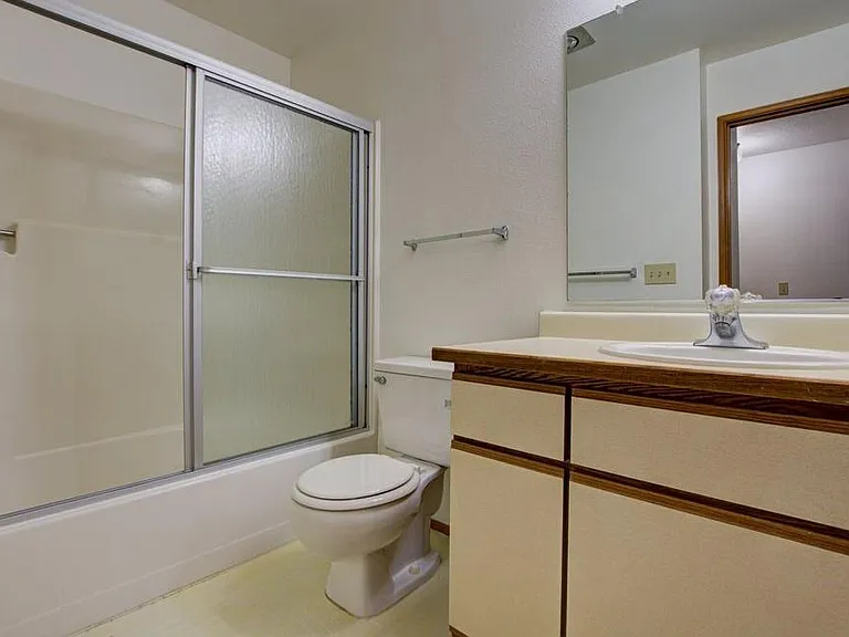 86 Kingsgate Rd #H201 — Photo 14