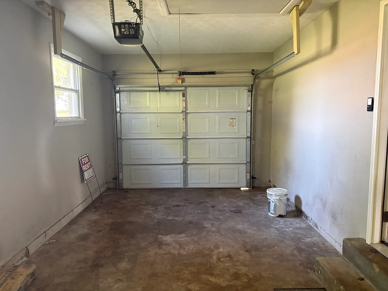 3 bed, 1032 sqft, $1,850 — Photo 3