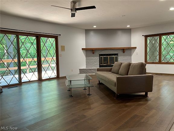 3rd image of 10882 Fawn Meadow Ln