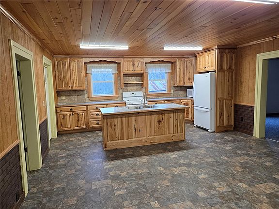 4th image of 3793 County House Rd