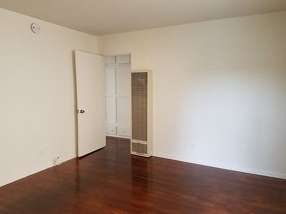 3rd image of 4021 1/2 McLaughlin Avenue # Fl 1ST