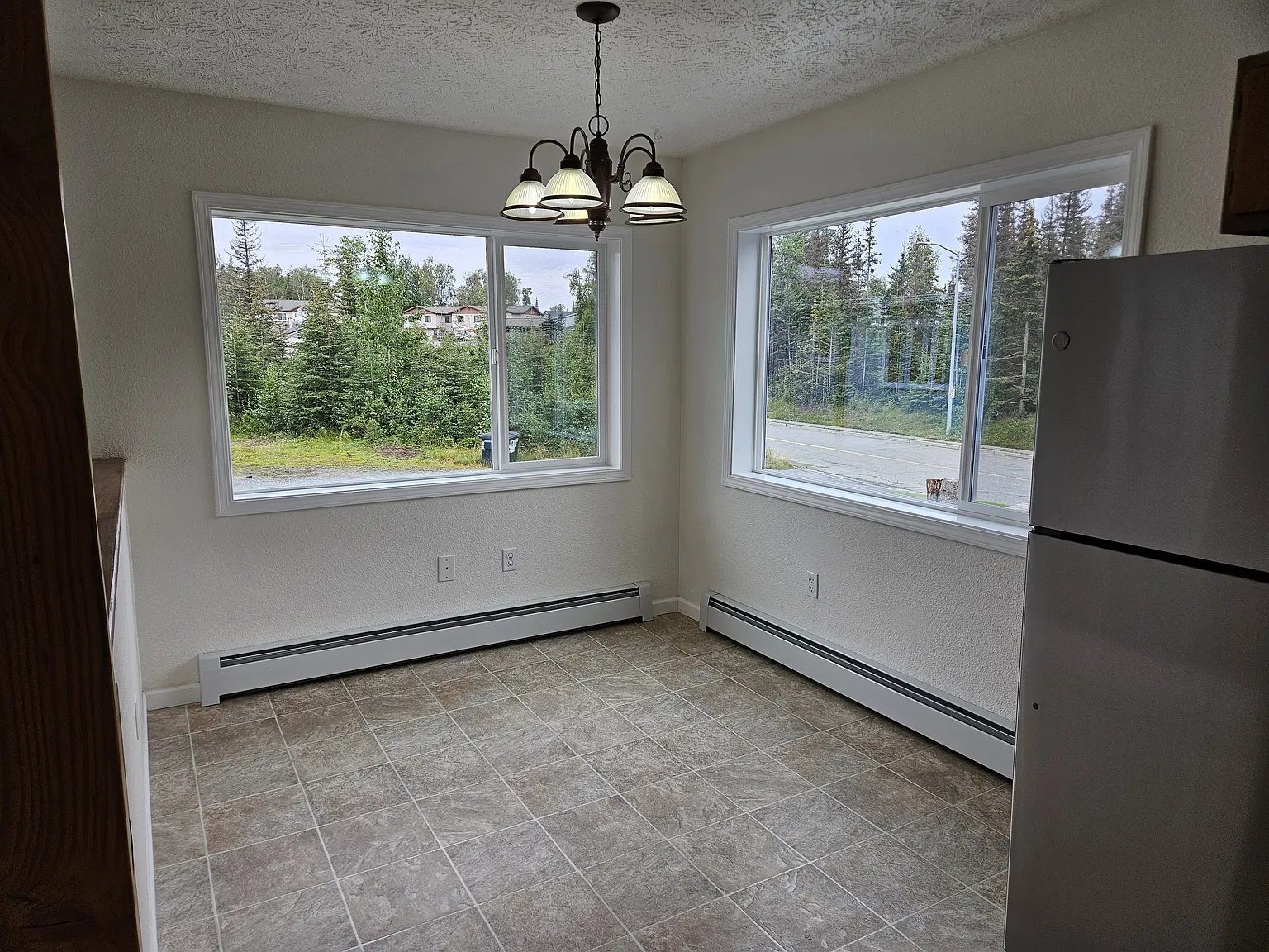 3 bed, 1.5 bath, 1200 sqft, $1,700 — Photo 4