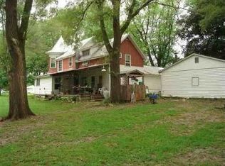 490 Ridge Rd, East Moline, IL 61244