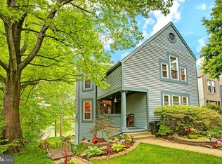 2082 Lake Audubon Ct, Reston, VA 20191