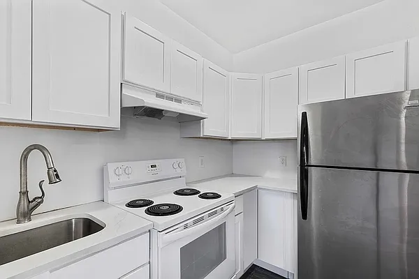 Rented by Vector New York, LLC | media 8