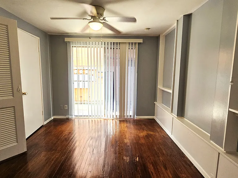 2815 Greenbriar Dr #1 — Photo 6