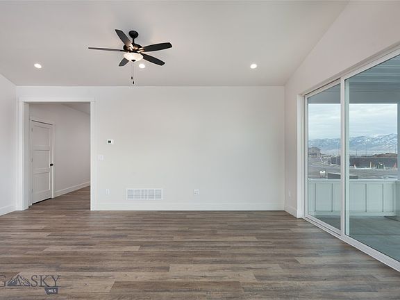 5th image of 608 Hailey Dr