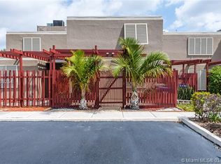 10941 Cedar Ln, Pembroke Pines, FL 33026