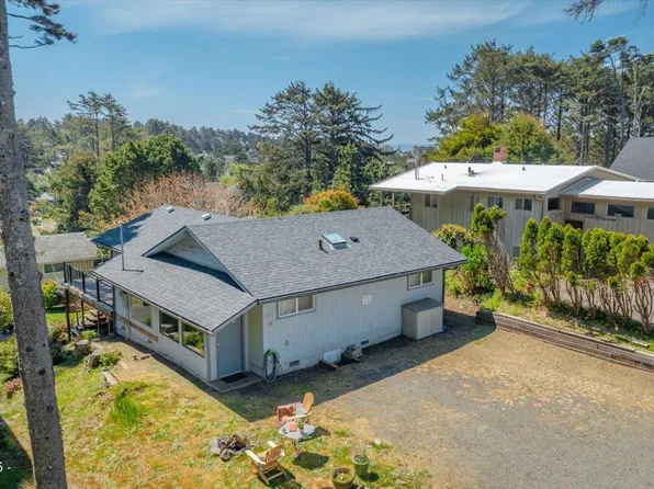 3592 NW 36th Ct, Lincoln City, OR 97367