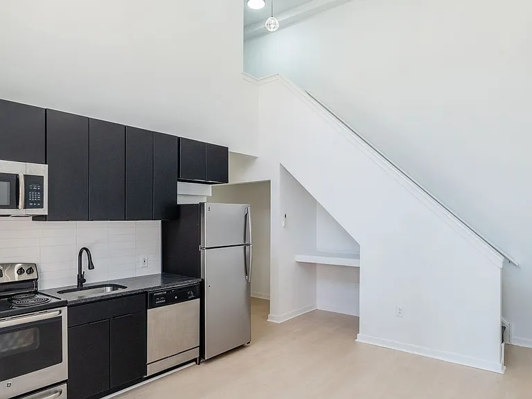 3003 Glenwood — Photo 22