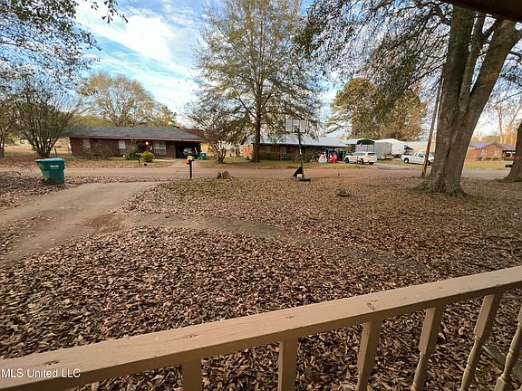2nd image of 104 Goza St
