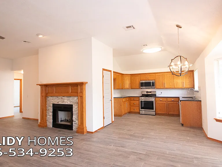 5004 SE 52nd St — Photo 17