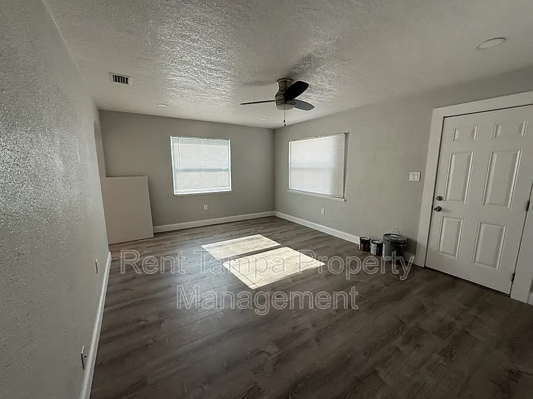 4801 10th Ave S #1 — Photo 4