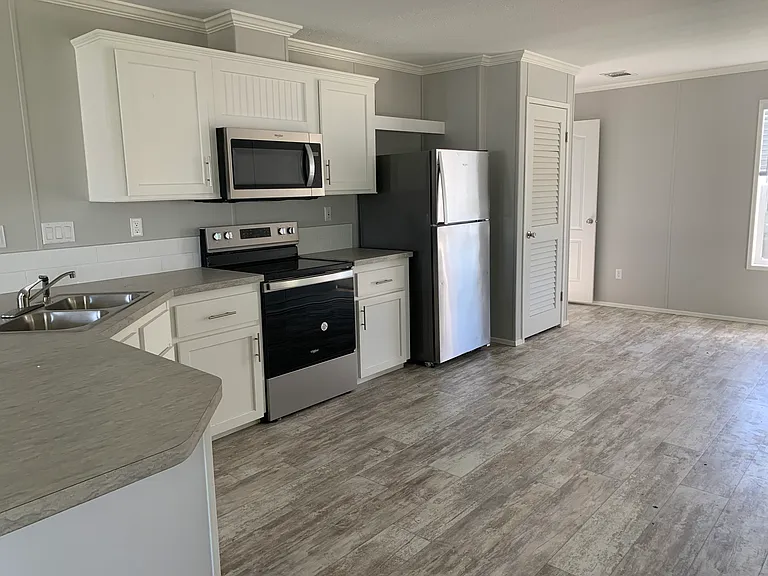 3528 14th St W — Photo 35