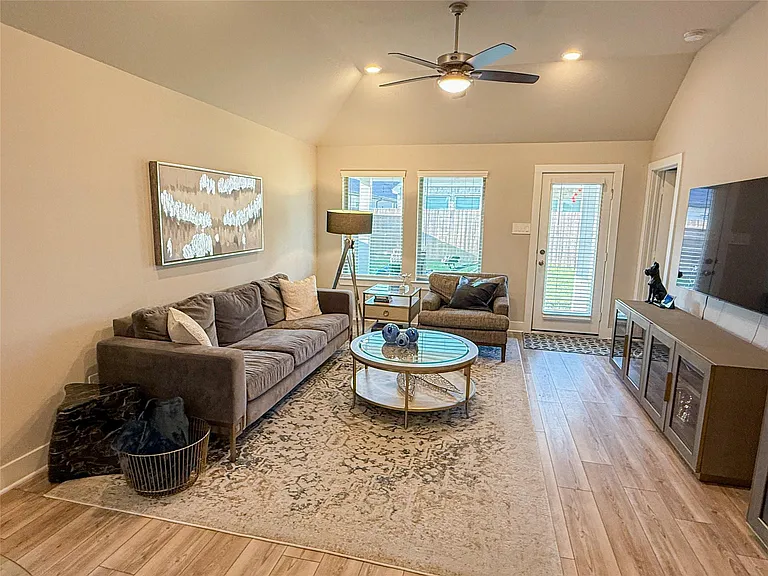 10542 Preserve Way — Photo 8