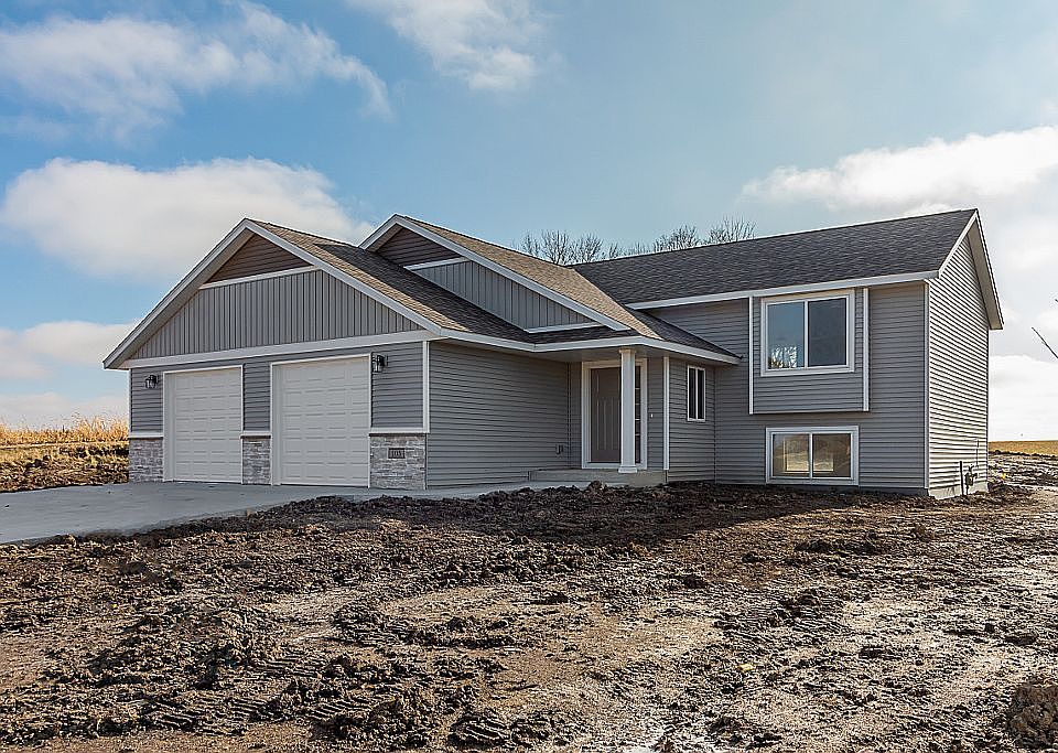 1st image of 105 Oak Dr