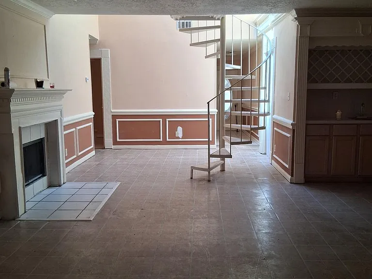 12323 W Bellfort St — Photo 4