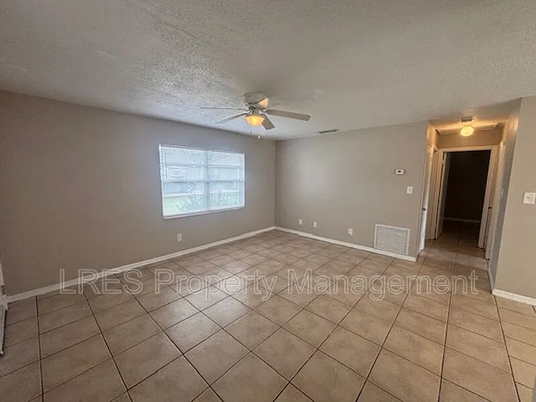 2437 Chase Ave #A — Photo 4