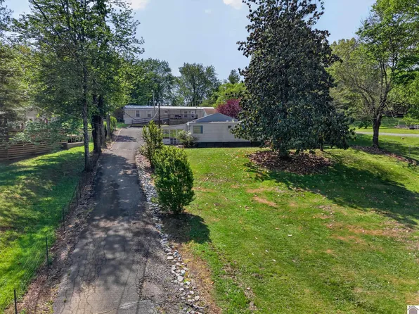 4080 Lovelaceville Rd, Paducah, KY 42001