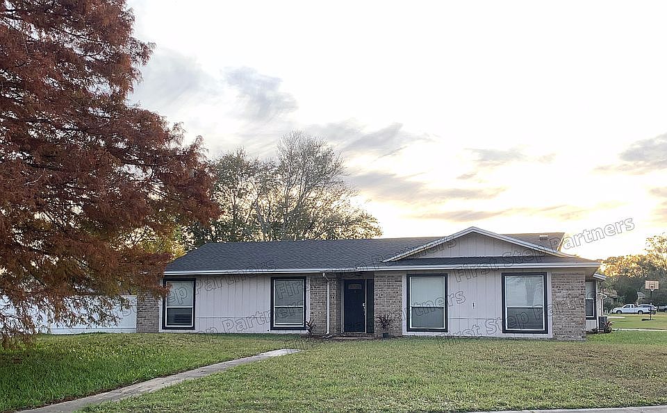 1st image of 120 Debarry Ave