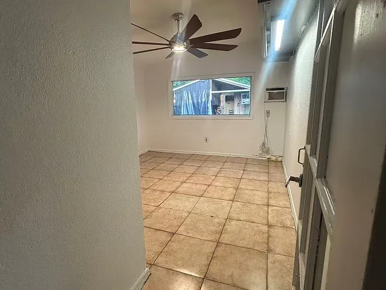 706 Thalia Dr — Photo 14