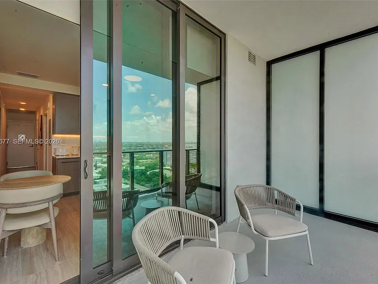 580 72nd St #Penthouse 13 — Photo 5