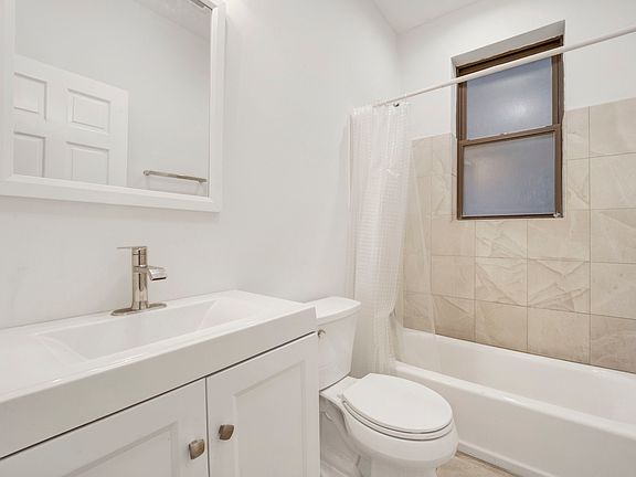 4th image of 1010 W Dakin St APT 1