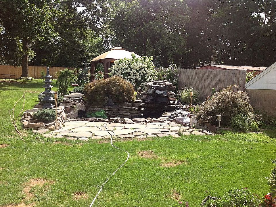 2nd image of 94 6th Ave