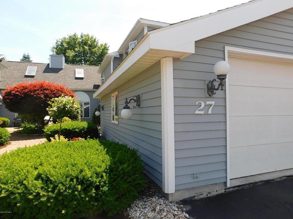 1st image of 27 Marcy Ln